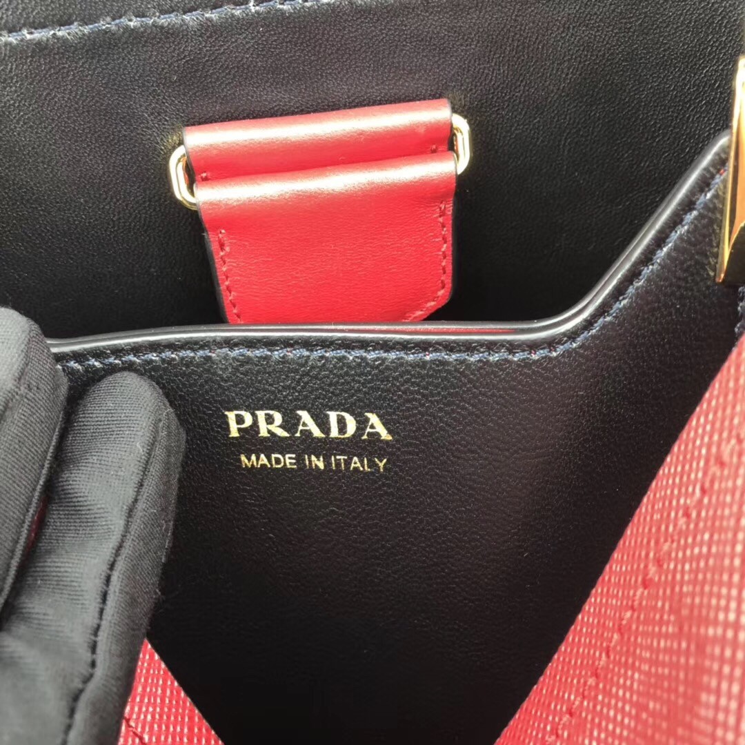 pra*a red saffiano N0*H south double medium bag