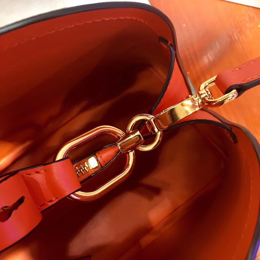 Pra*a matinee tote bag in orange saffiano leather