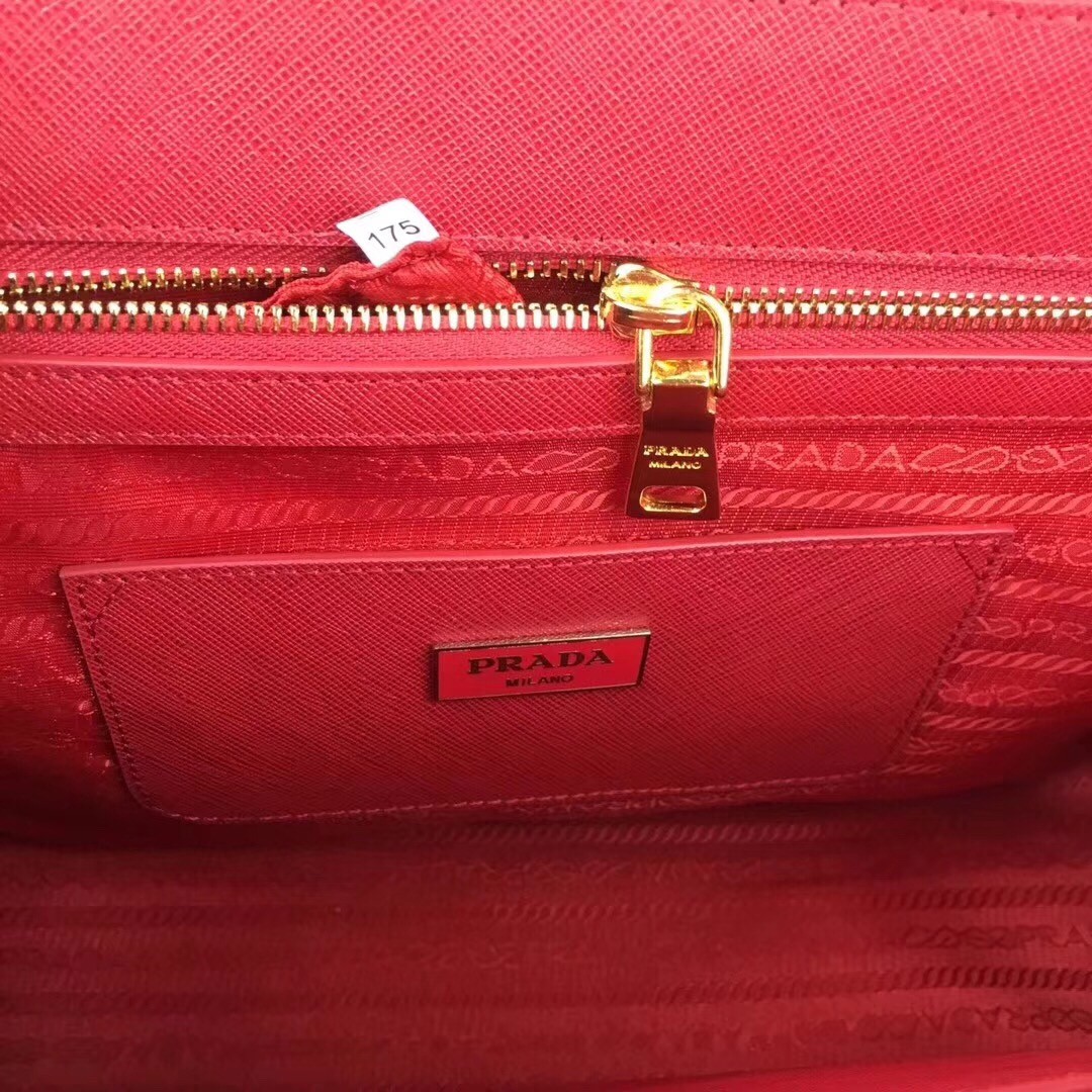 Pra*a medium galleria bag in red saffiano leather