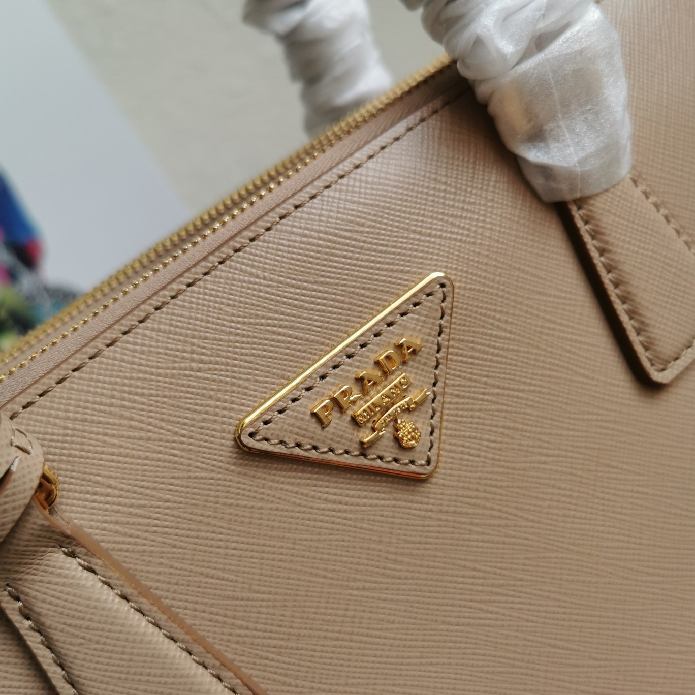Pra*a small galleria bag in beige saffiano leather