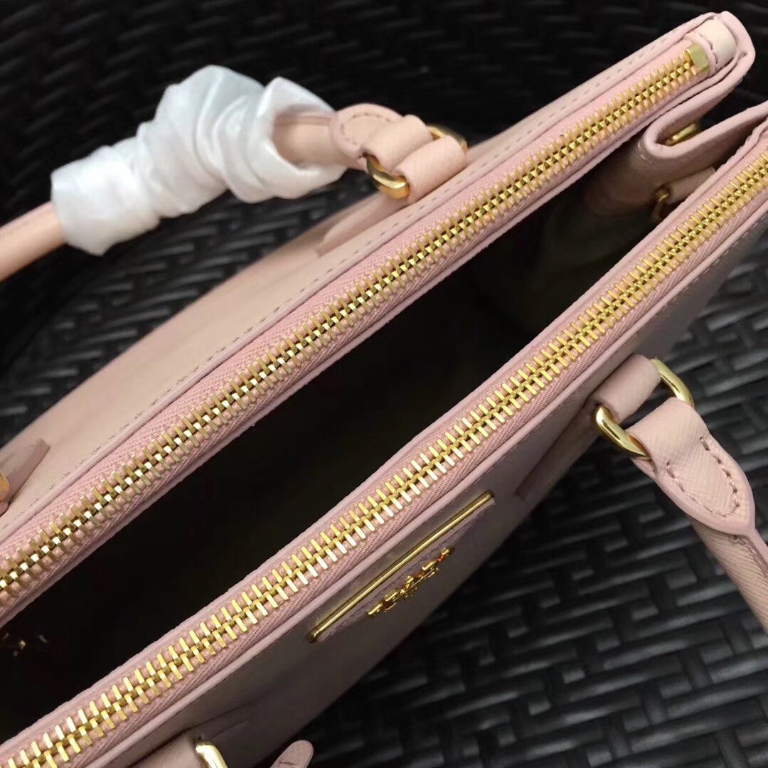 Pra*a small galleria bag in pink saffiano leather