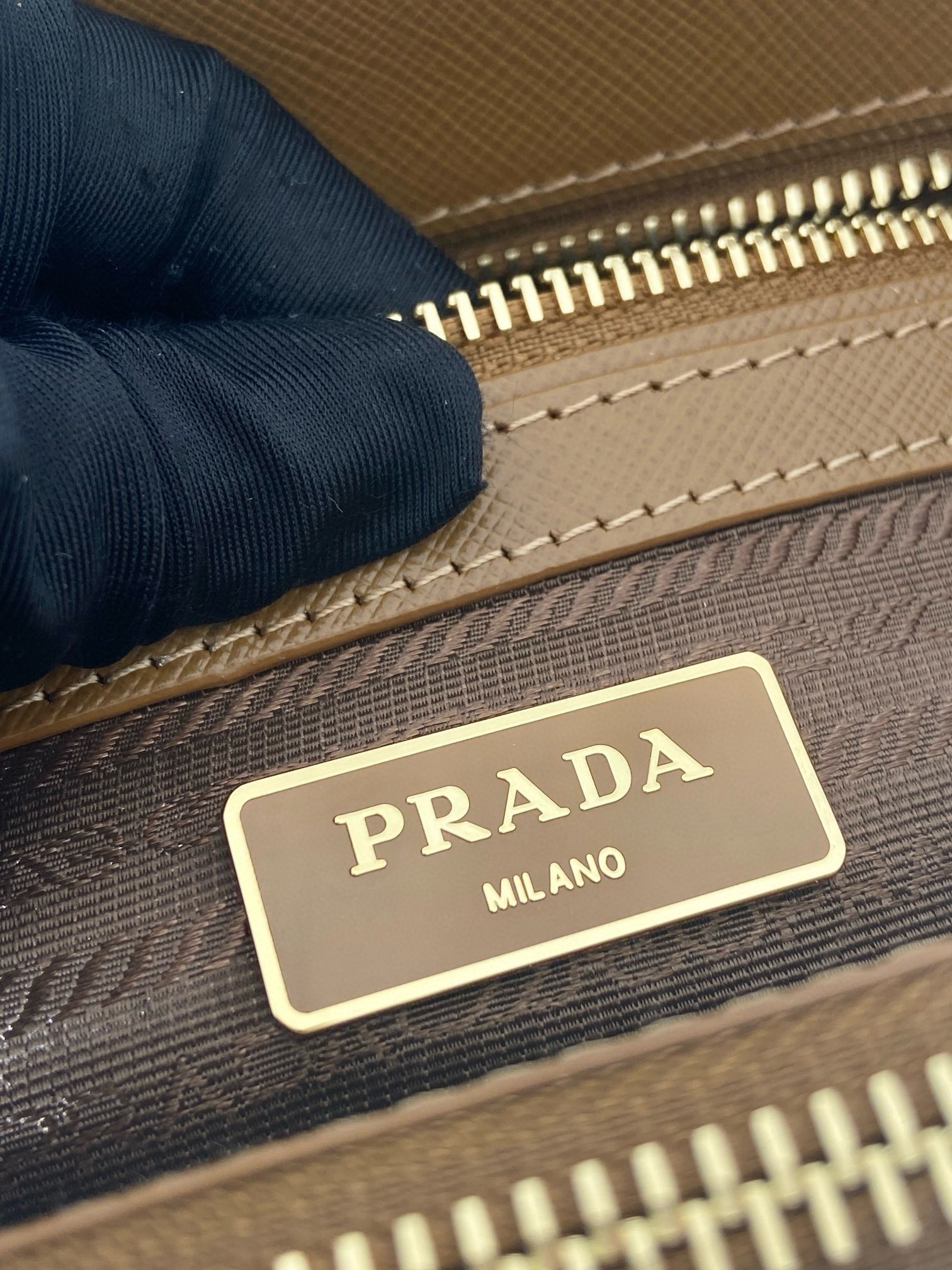 Pra*a galleria small bag in caramel saffiano leather