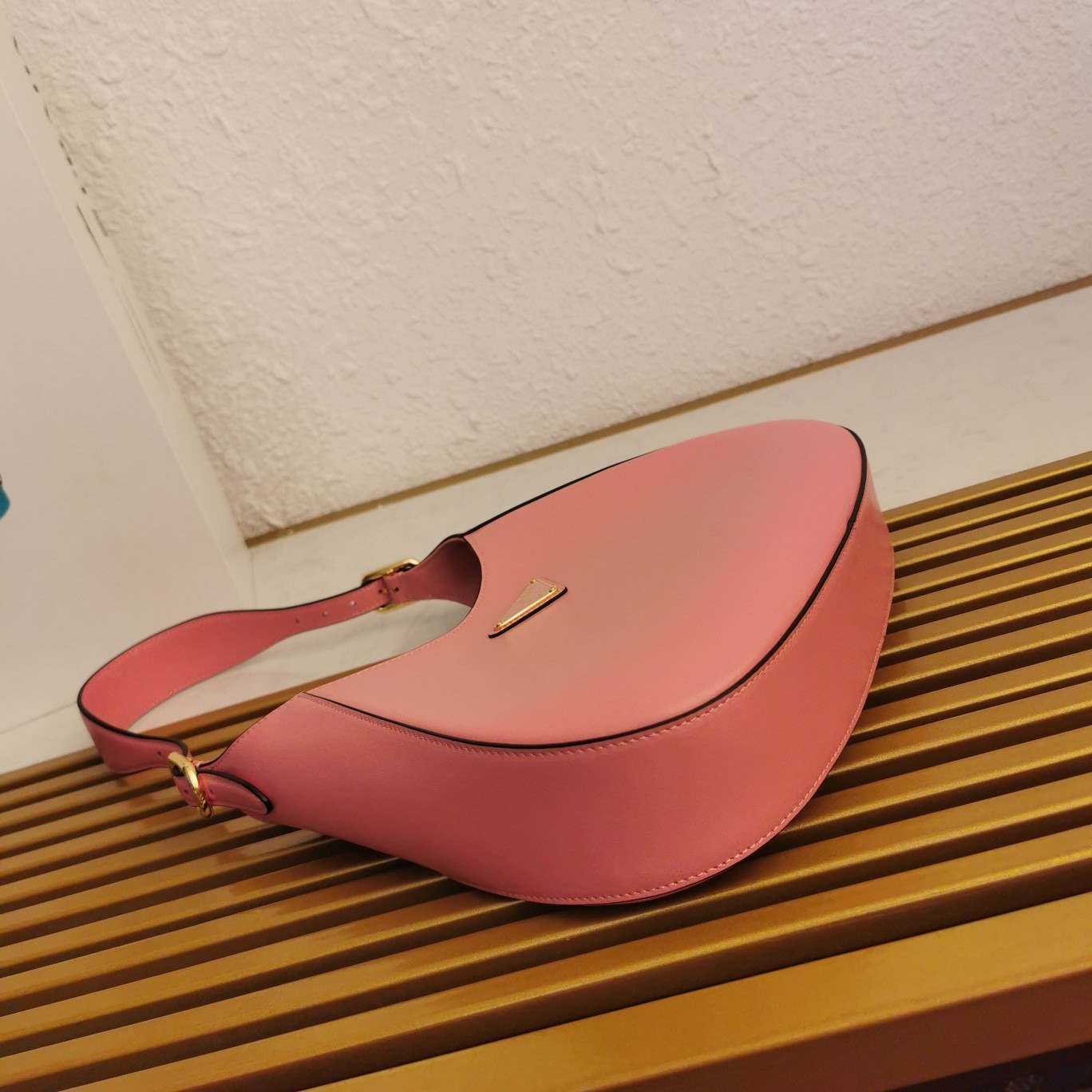 Pra*a shoulder bag in pink leather
