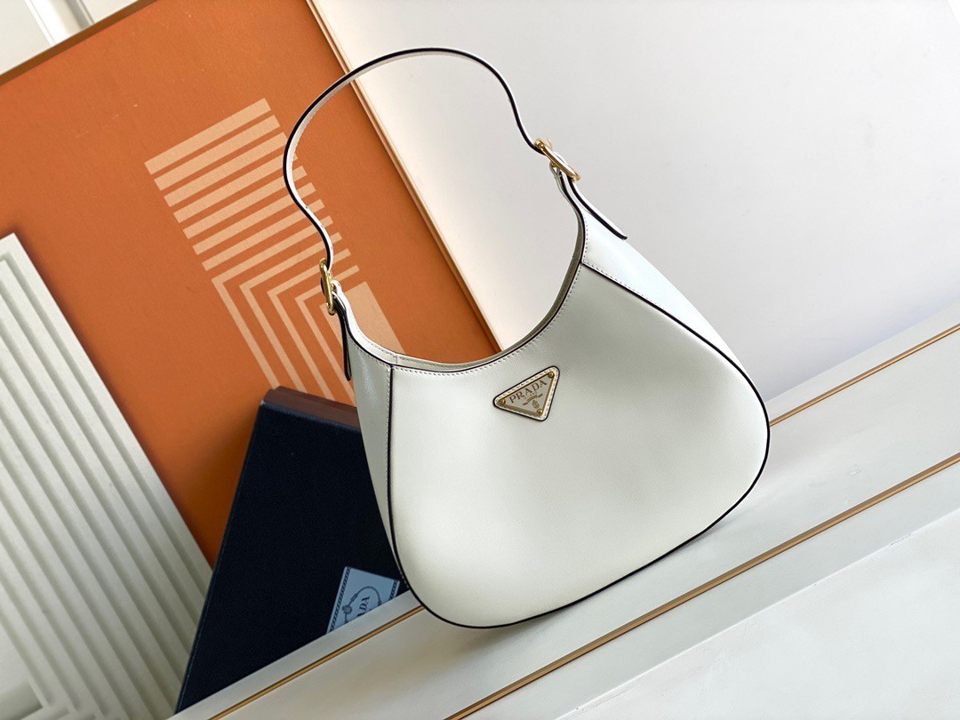 Pra*a shoulder bag in white leather