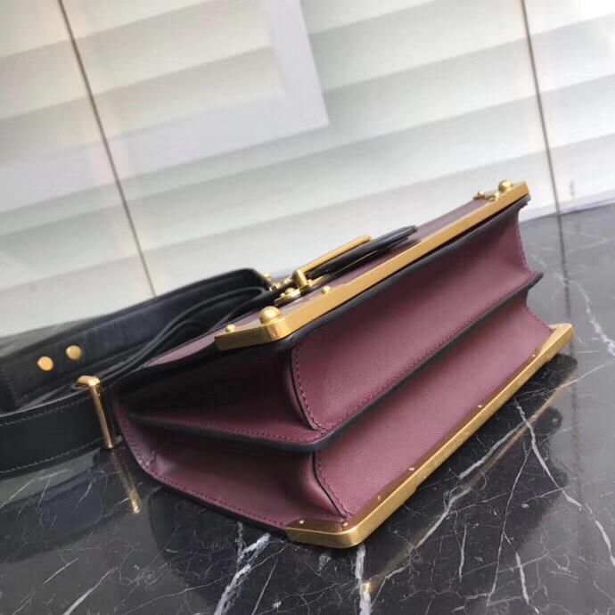 Pra*a cahier shoulder bag in bordeaux/black leather