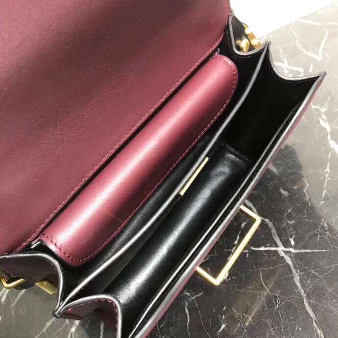 Pra*a cahier shoulder bag in bordeaux/black leather