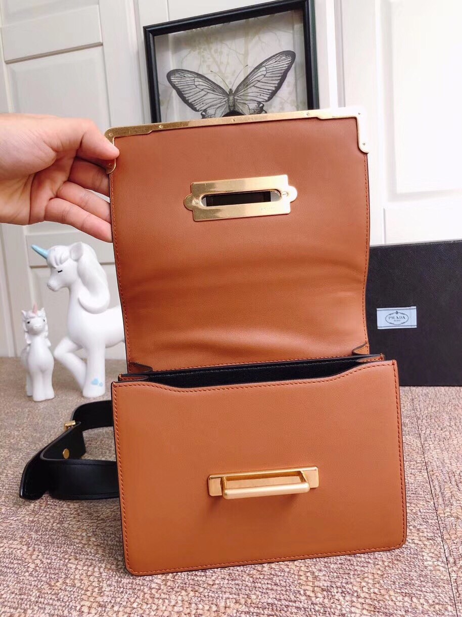 Pra*a cahier shoulder bag in brown/black leather