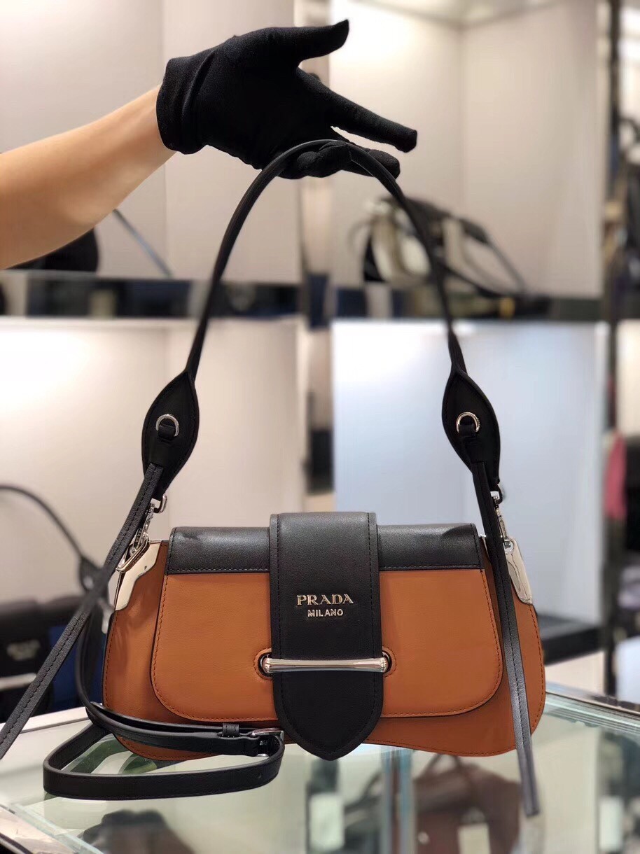 Pra*a sidonie shoulder bag in brown/black leather