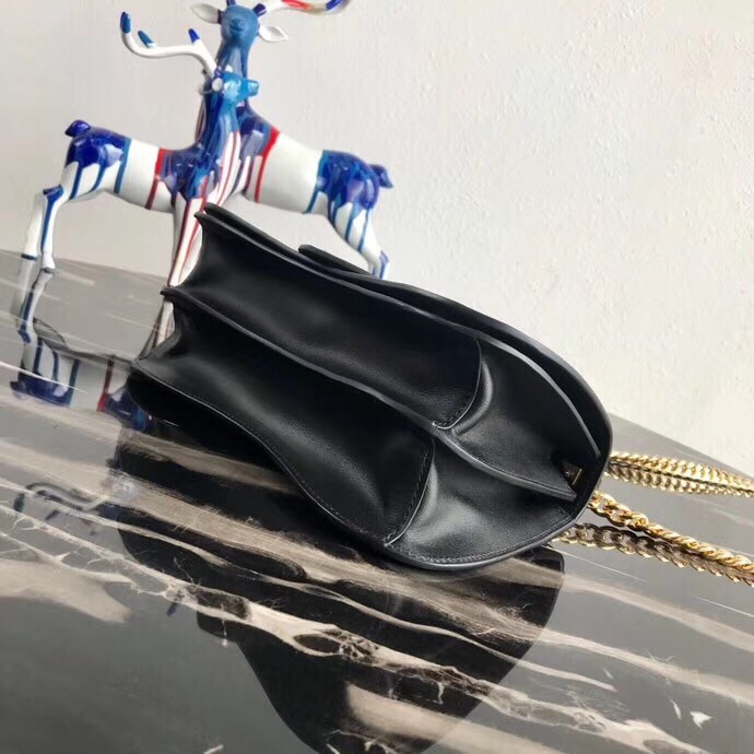Pra*a sidonie shoulder bag in black calfskin