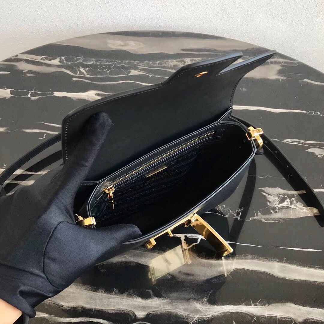 Pra*a embleme bag in black saffiano leather
