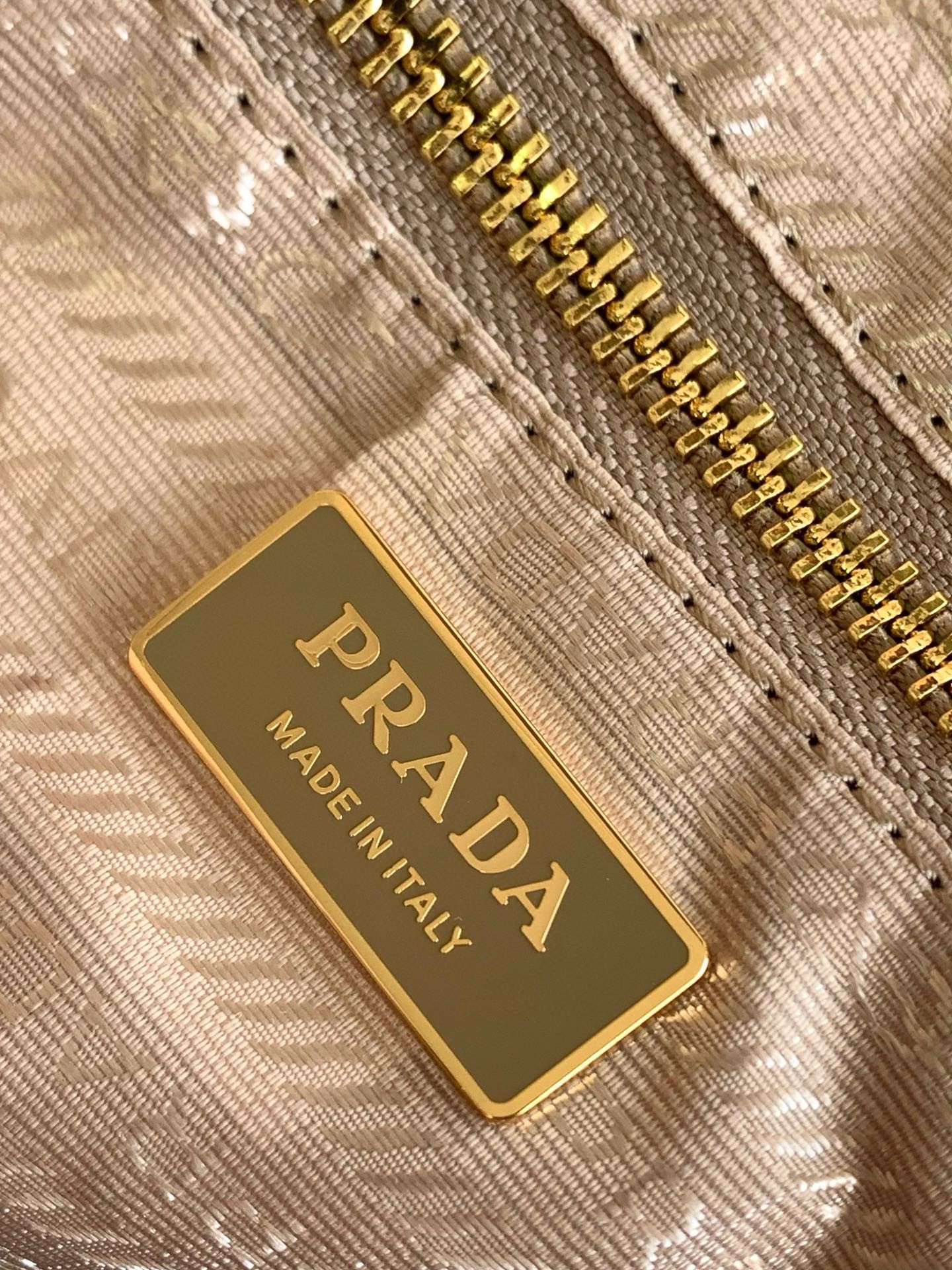 Pra*a re-edition 1995 tote bag in beige re-nylon