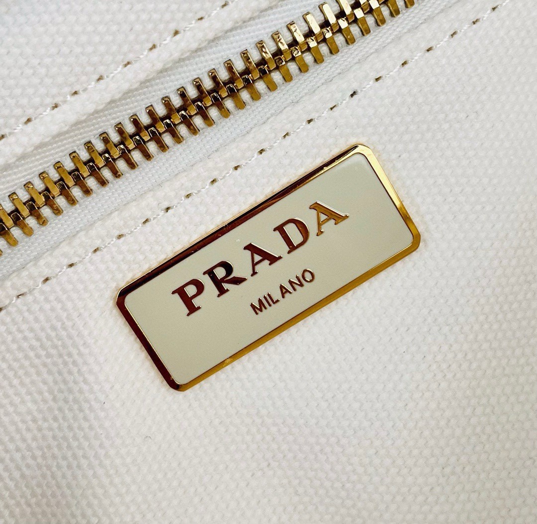 Pra*a medium blend tote bag in wicker and linen