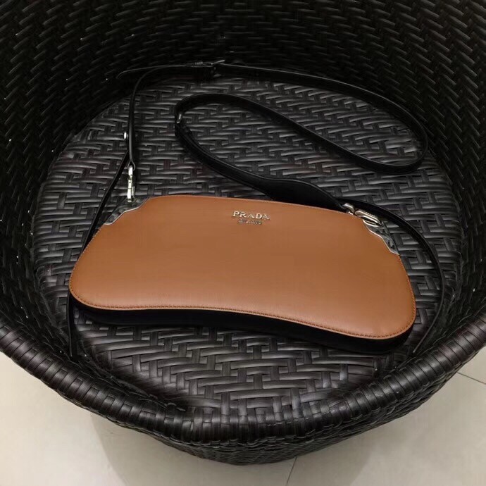 Pra*a brown sidonie leather shoulder bag