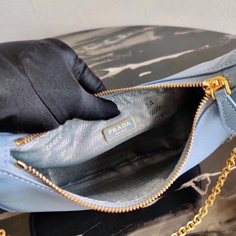 Pra*a re-edition 2005 shoulder bag in blue saffiano leather
