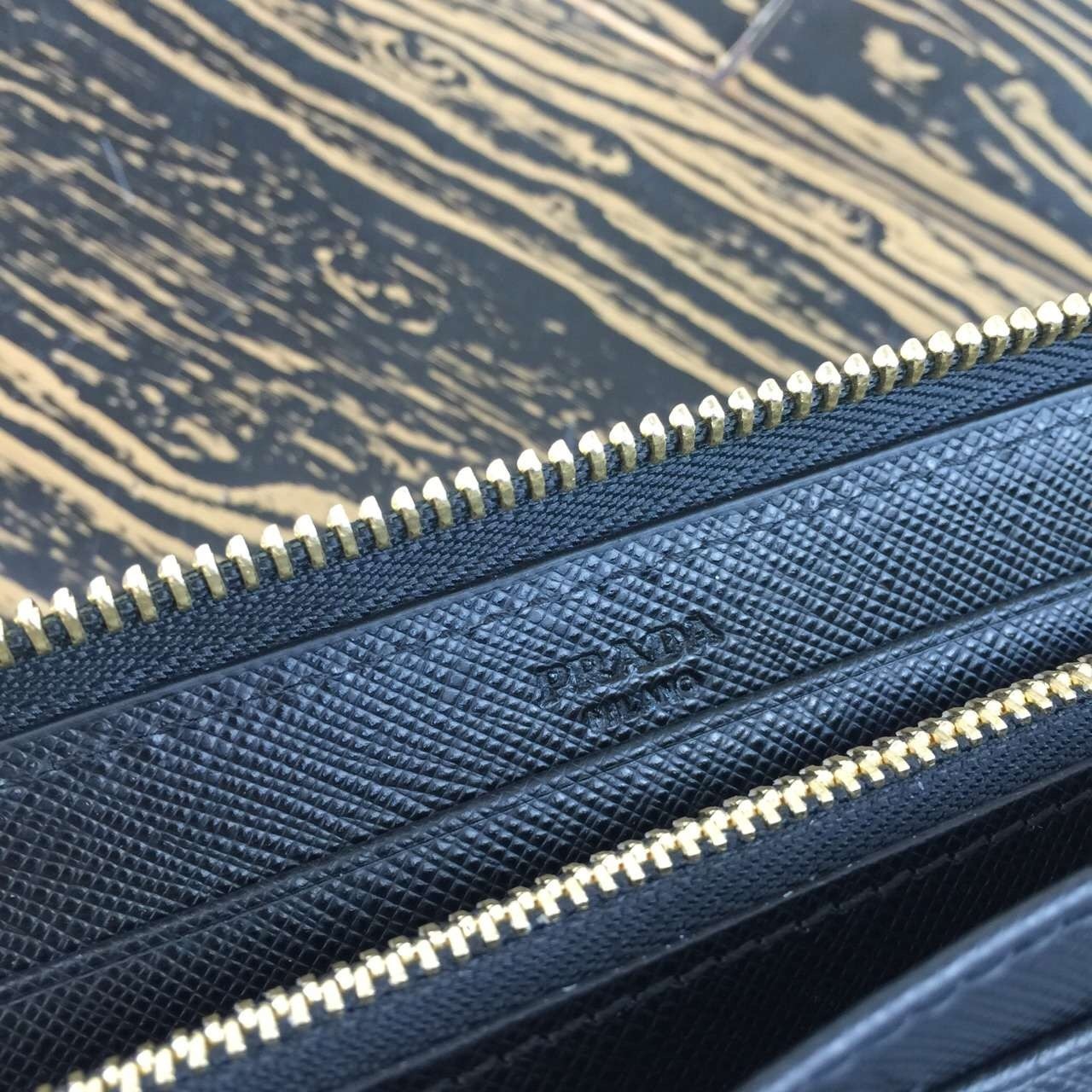 Pra*a large zipped wallet in black saffiano leather