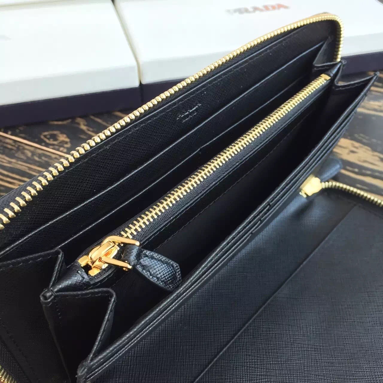 Pra*a large zipped wallet in black saffiano leather