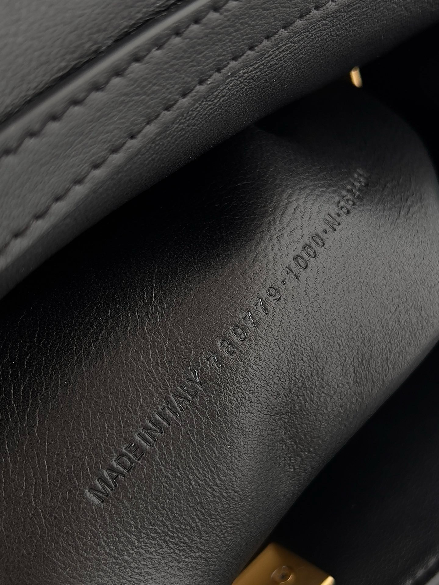 Ba*len*cia*ga rodeo small bag in black calfskin