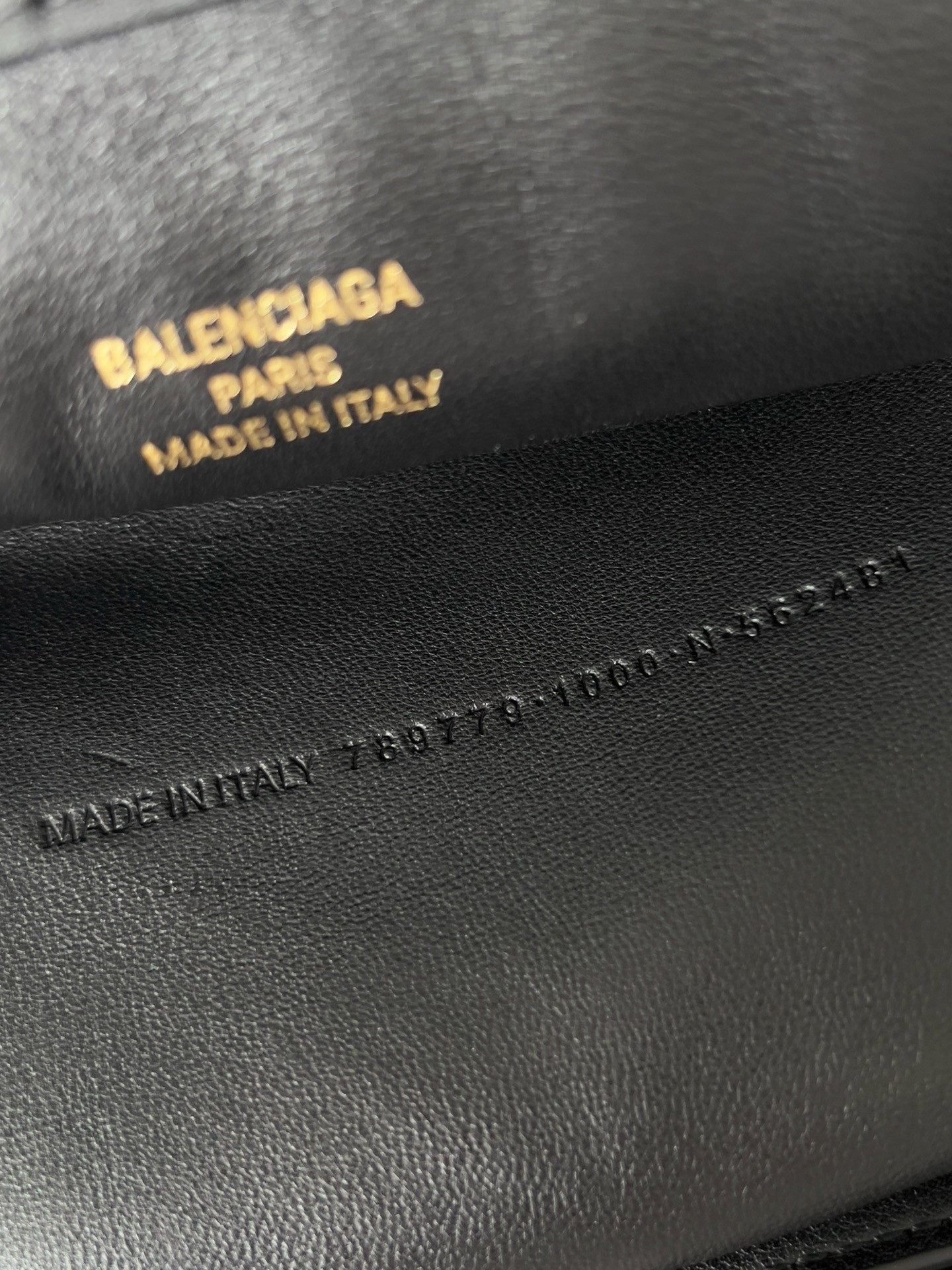 Ba*len*cia*ga rodeo medium bag in black calfskin