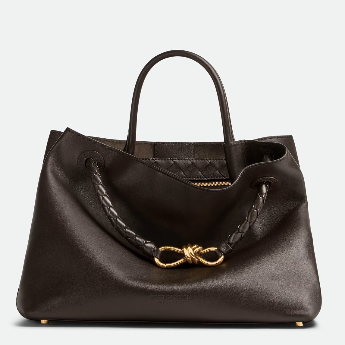 bo*te*ga Ve*ne*ta medium andiamo bag in fondant smooth calfskin