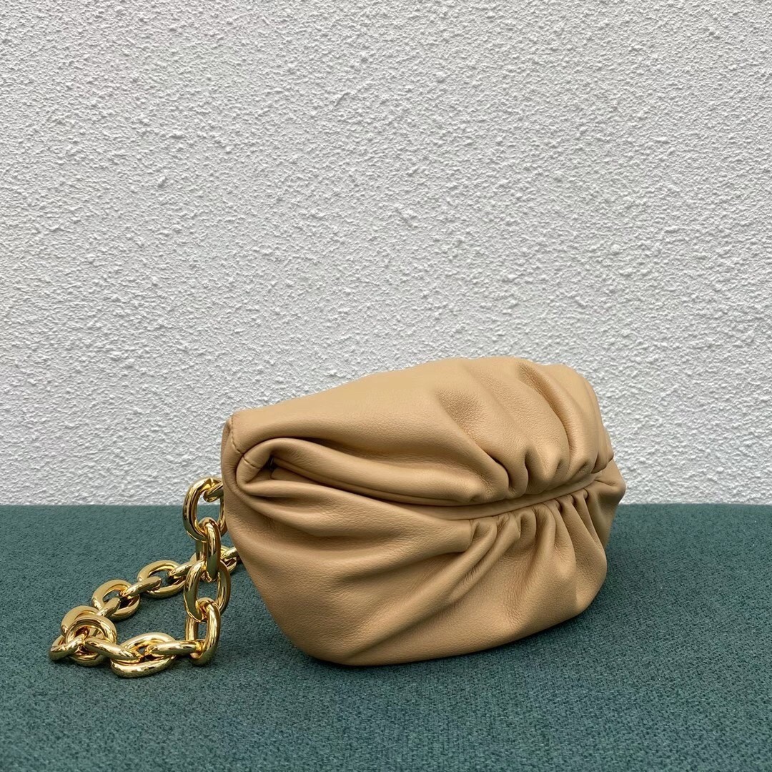 bo*te*ga Ve*ne*ta the belt chain pouch in almond nappa leather