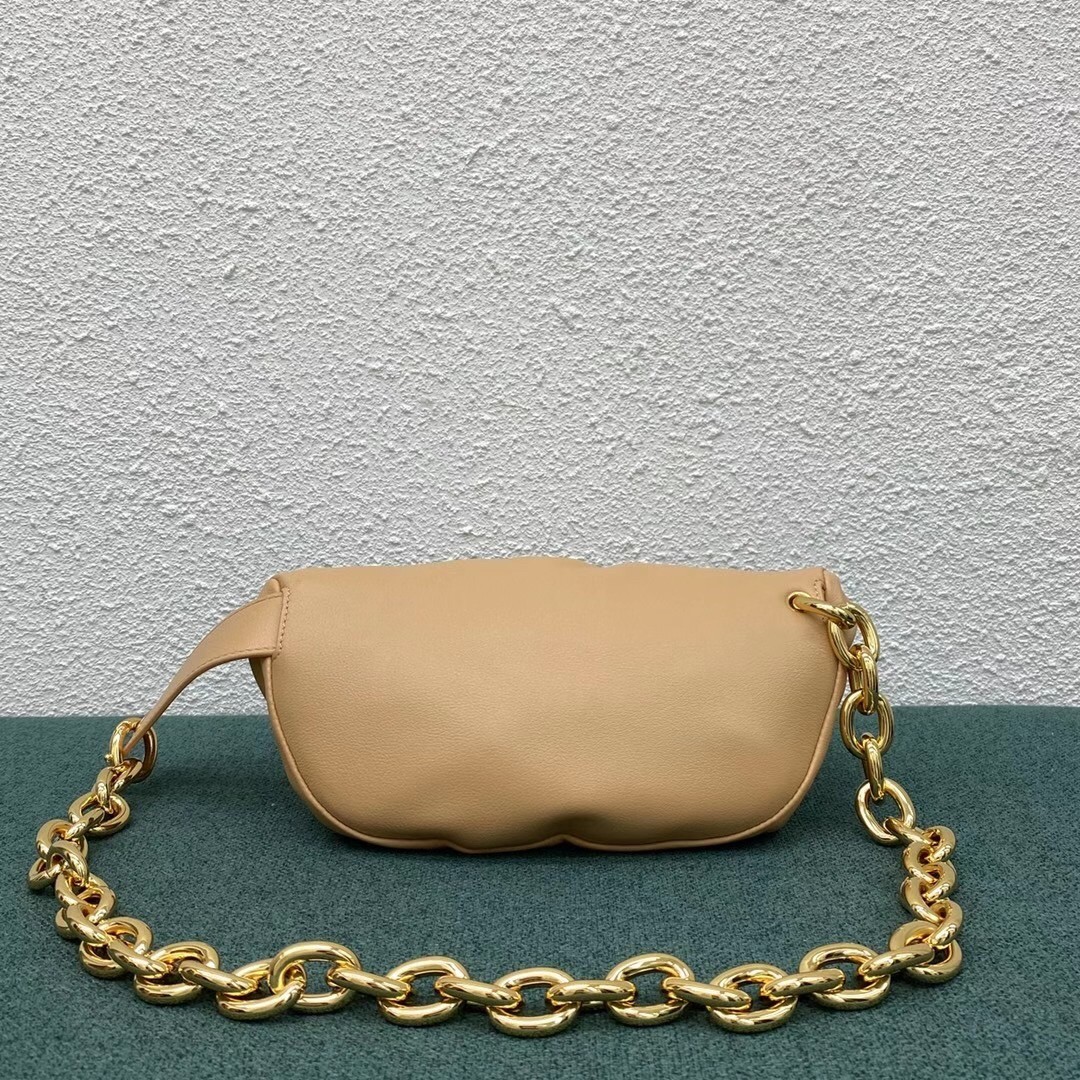 bo*te*ga Ve*ne*ta the belt chain pouch in almond nappa leather