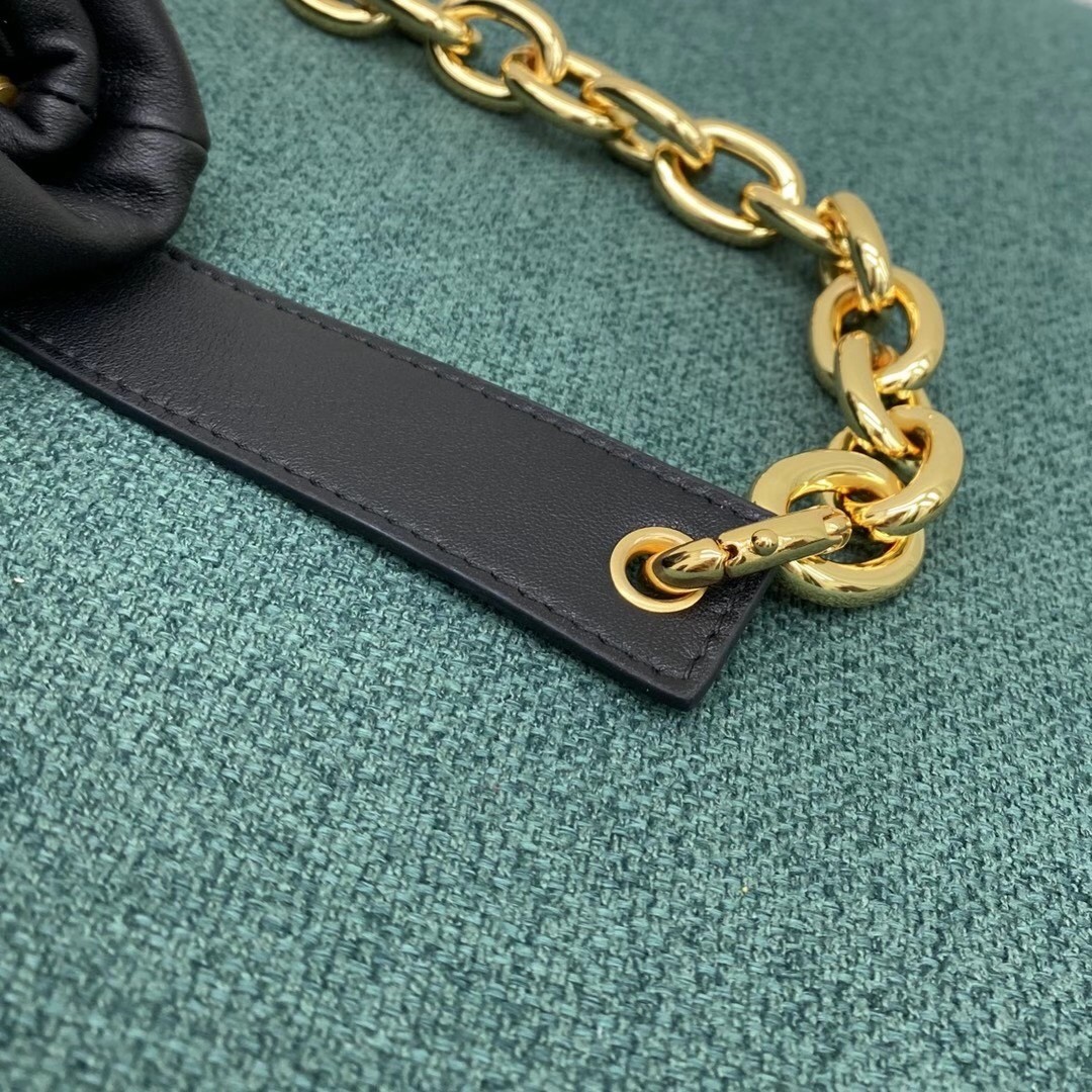 bo*te*ga Ve*ne*ta the belt chain pouch in black nappa leather