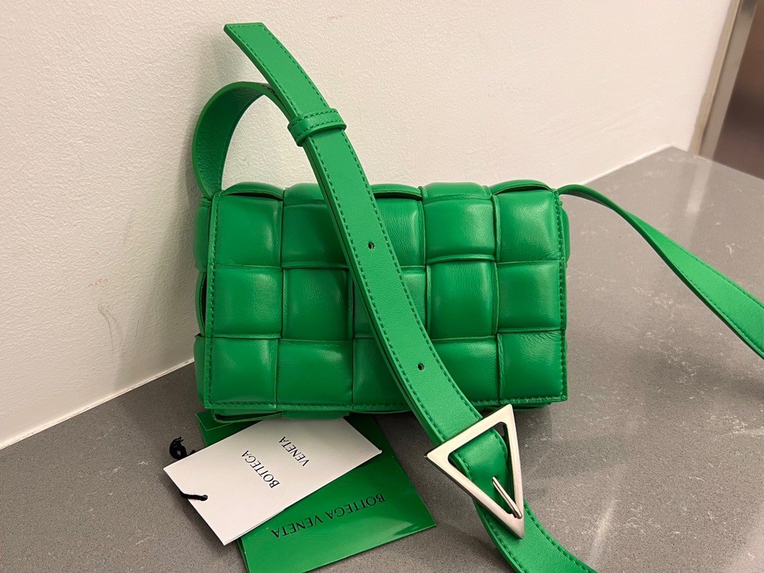 bo*te*ga Ve*ne*ta small padded cassette bag in parakeet lambskin