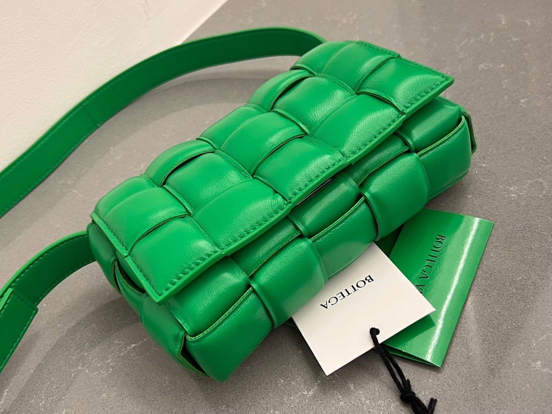 bo*te*ga Ve*ne*ta small padded cassette bag in parakeet lambskin