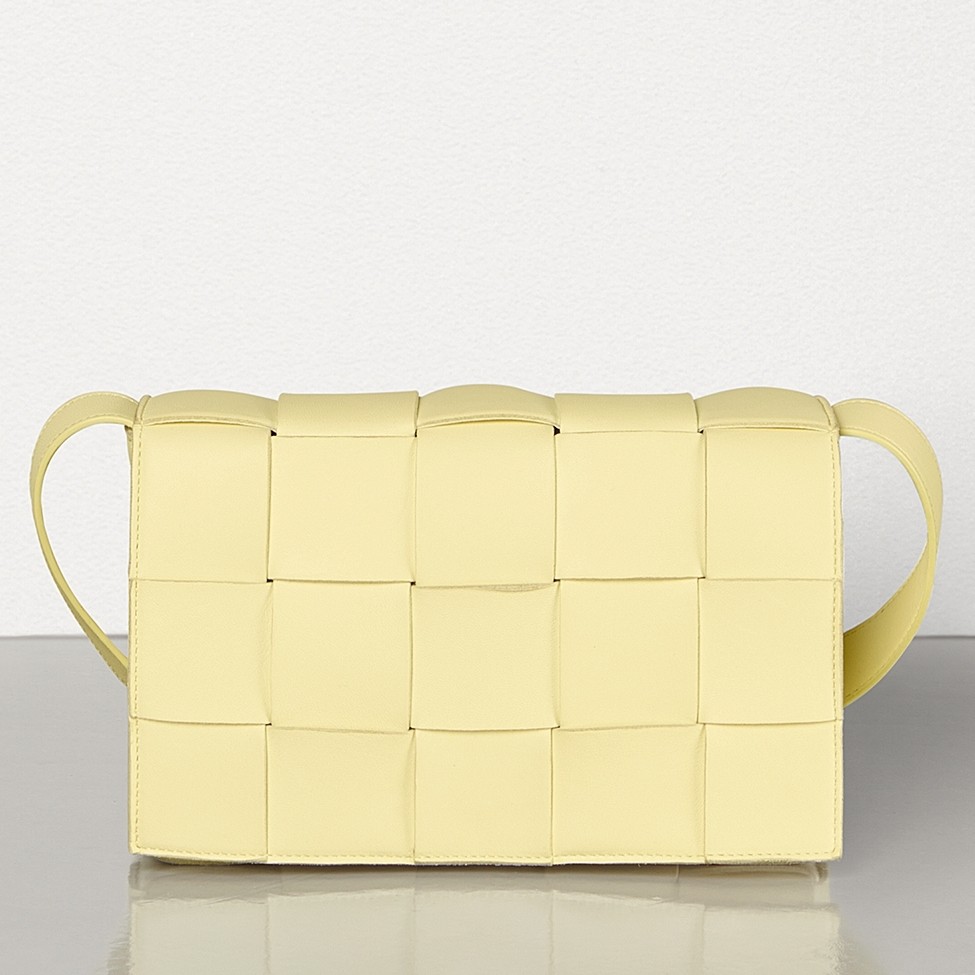 bo*te*ga Ve*ne*ta cassette bag in cream lambskin