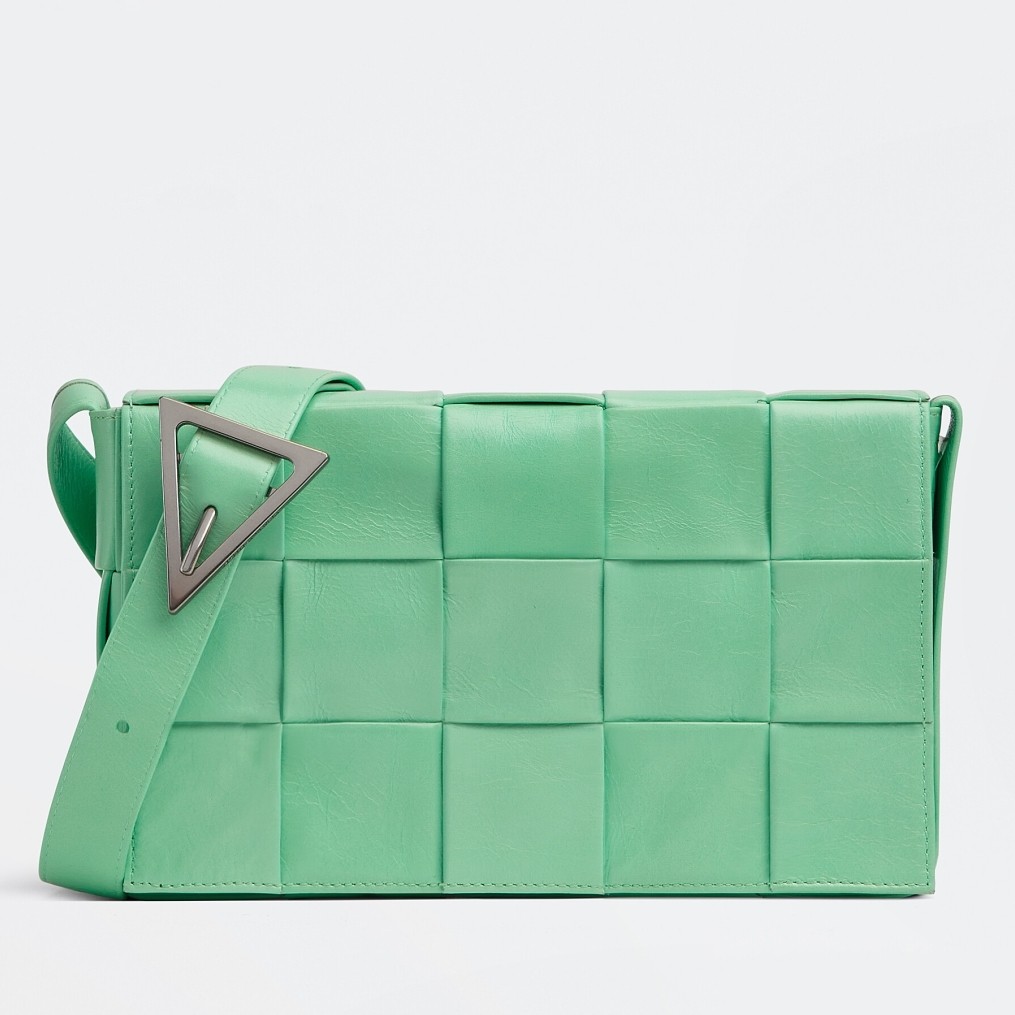 bo*te*ga Ve*ne*ta cassett bag in fountain wrinkled calfskin