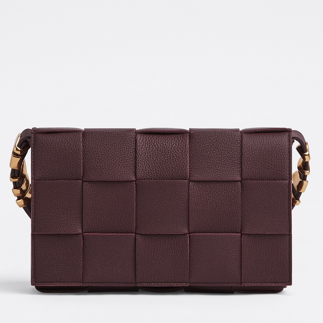 bo*te*ga Ve*ne*ta cassette bag in burgundy grained leather