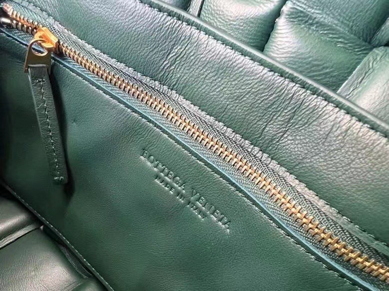 bo*te*ga Ve*ne*ta padded cassette bag in raintree deerskin