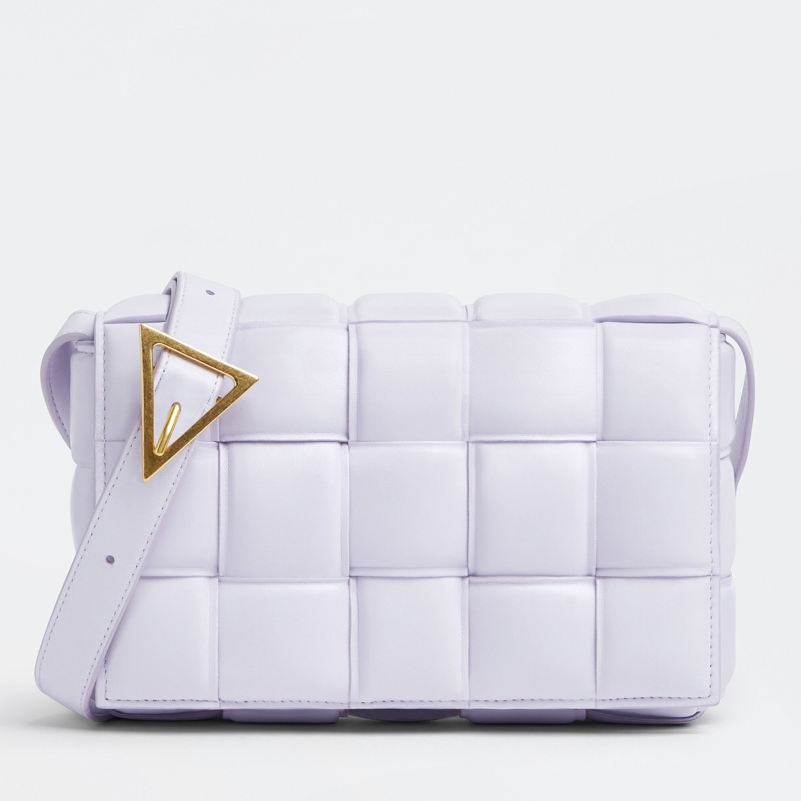 bo*te*ga Ve*ne*ta padded cassette bag in lilas lambskin