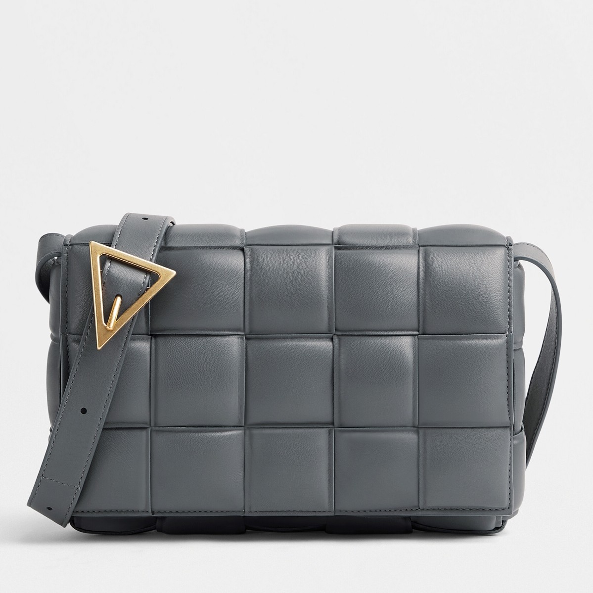 bo*te*ga Ve*ne*ta padded cassette bag in thunder lambskin