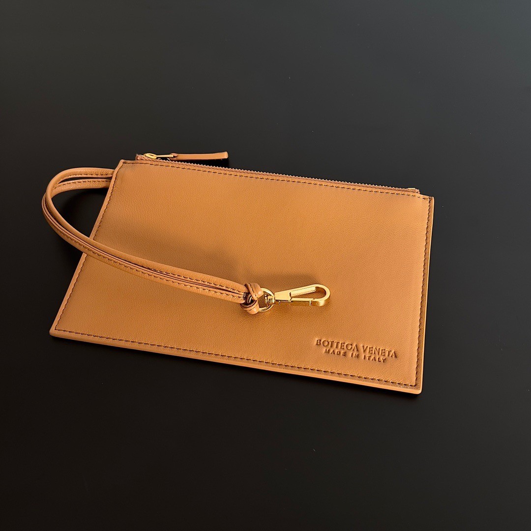 bo*te*ga Ve*ne*ta mini cabat bag in caramel intrecciato lambskin