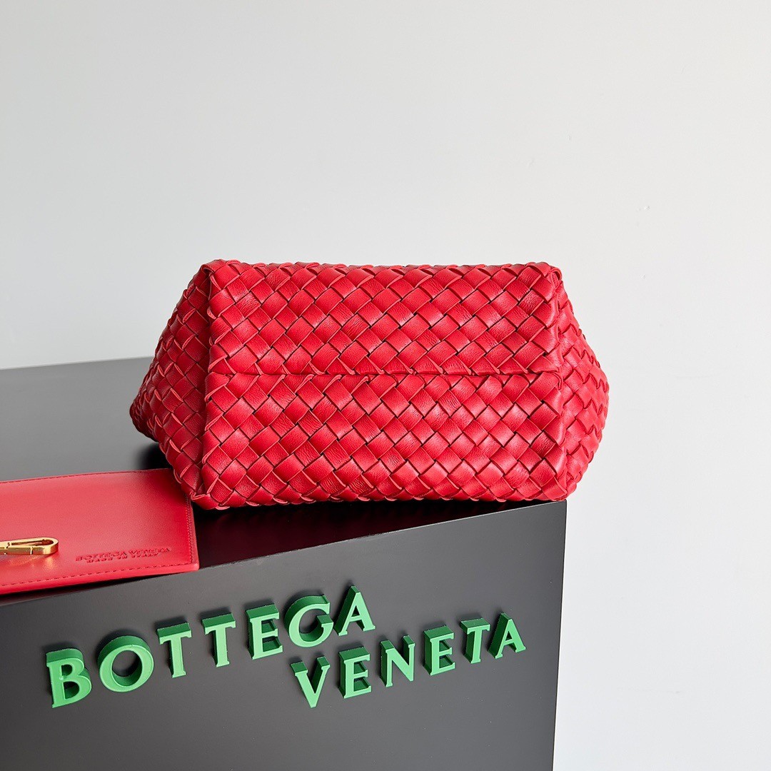 bo*te*ga Ve*ne*ta mini cabat bag in red intrecciato lambskin