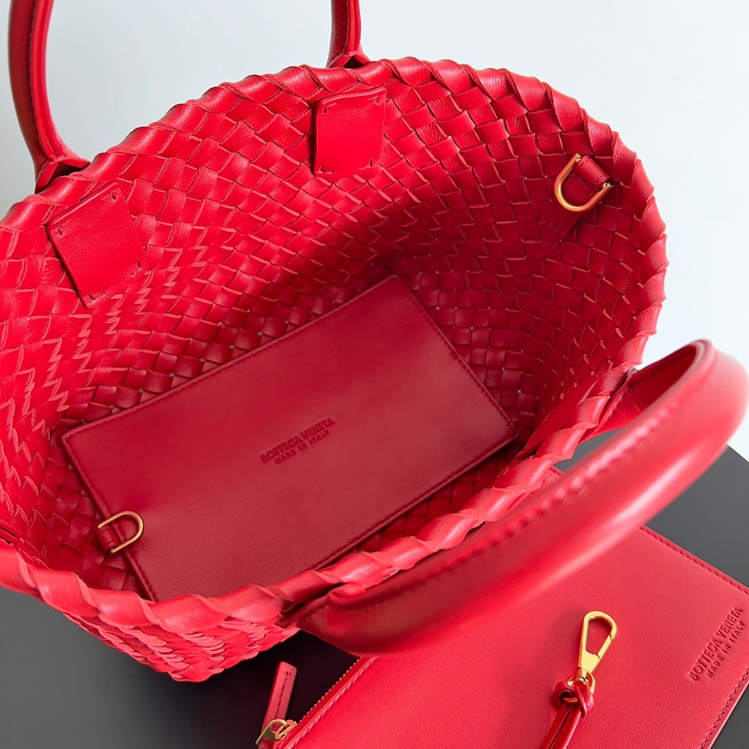 bo*te*ga Ve*ne*ta mini cabat bag in red intrecciato lambskin