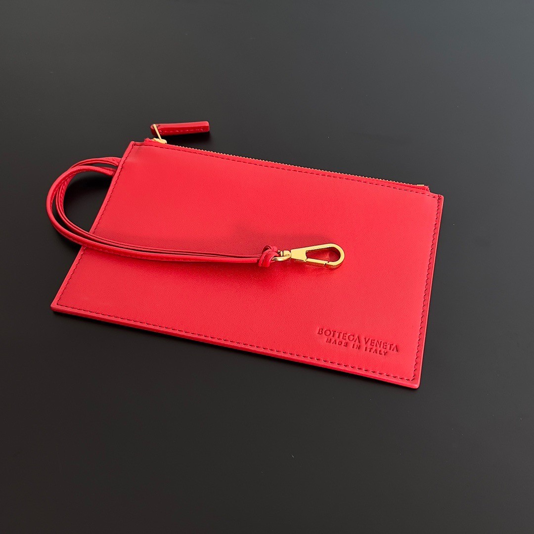 bo*te*ga Ve*ne*ta mini cabat bag in red intrecciato lambskin