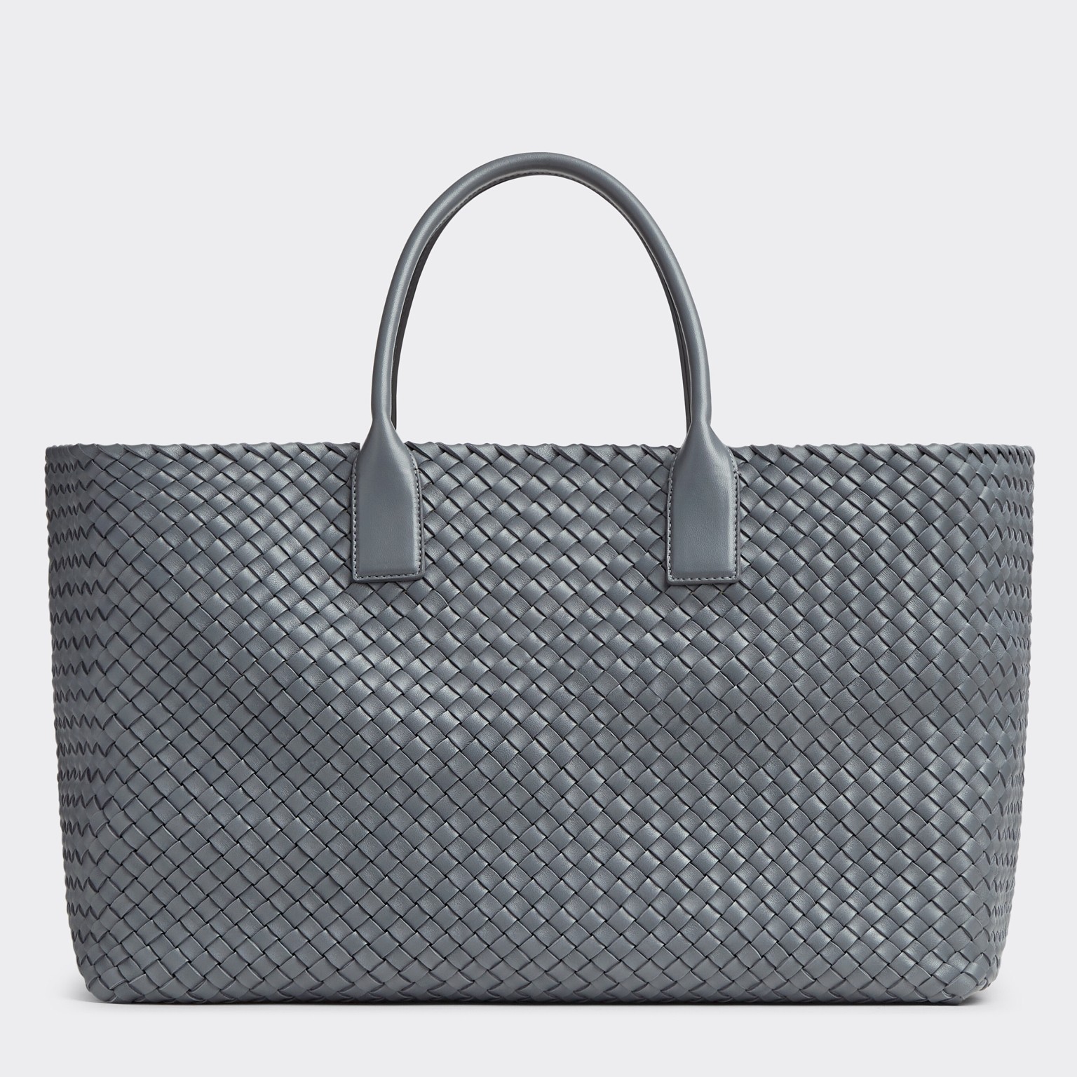 bo*te*ga Ve*ne*ta cabat large bag in thunder intrecciato lambskin