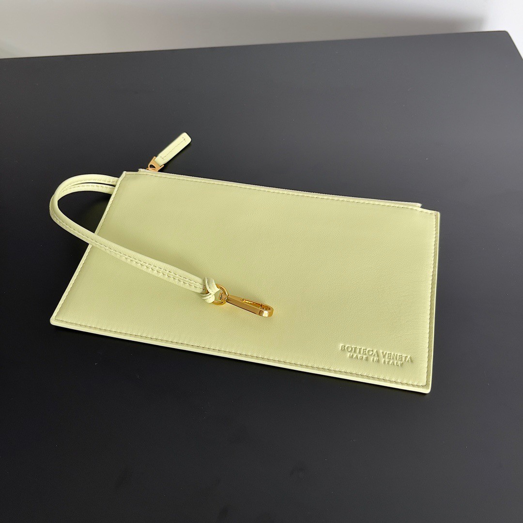 bo*te*ga Ve*ne*ta large cabat bag in zest washed intrecciato lambskin