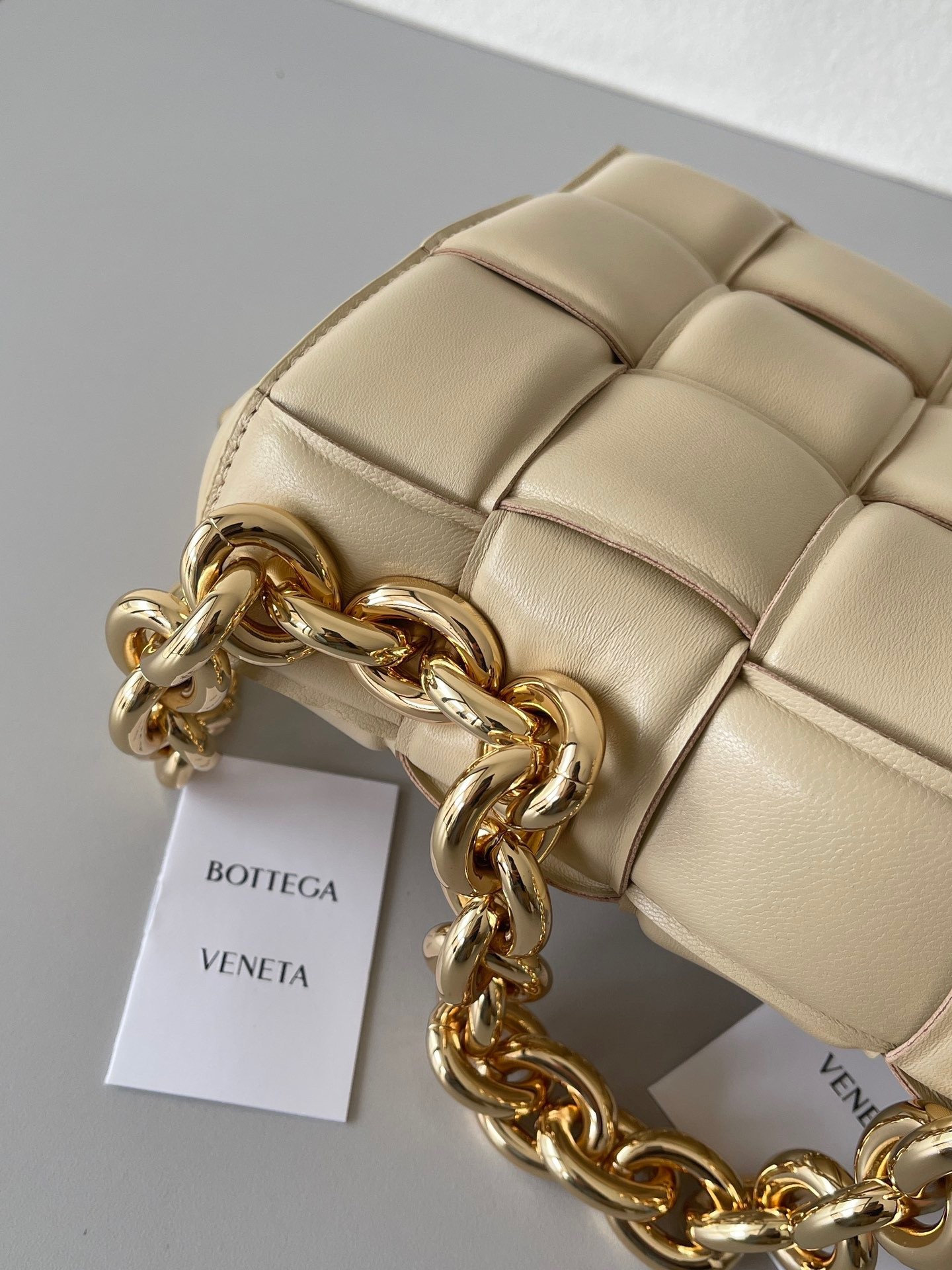 bo*te*ga Ve*ne*ta chain cassette bag in porridge lambskin