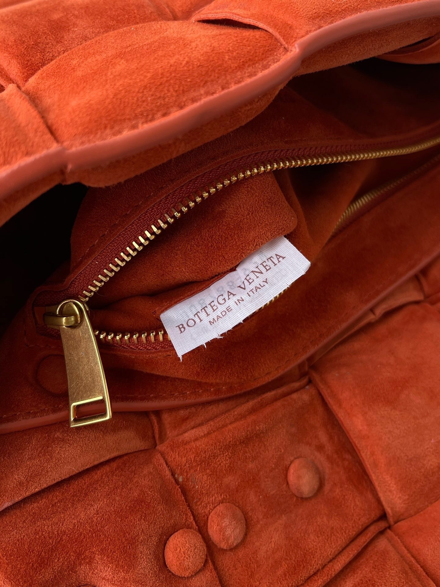 bo*te*ga Ve*ne*ta chain cassette bag in maple suede