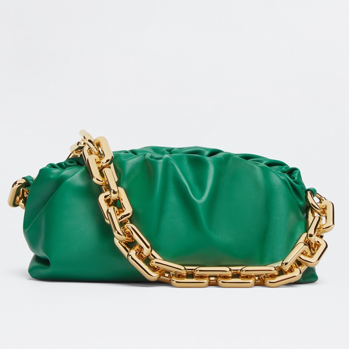 bo*te*ga Ve*ne*ta the chain pouch in green calfskin