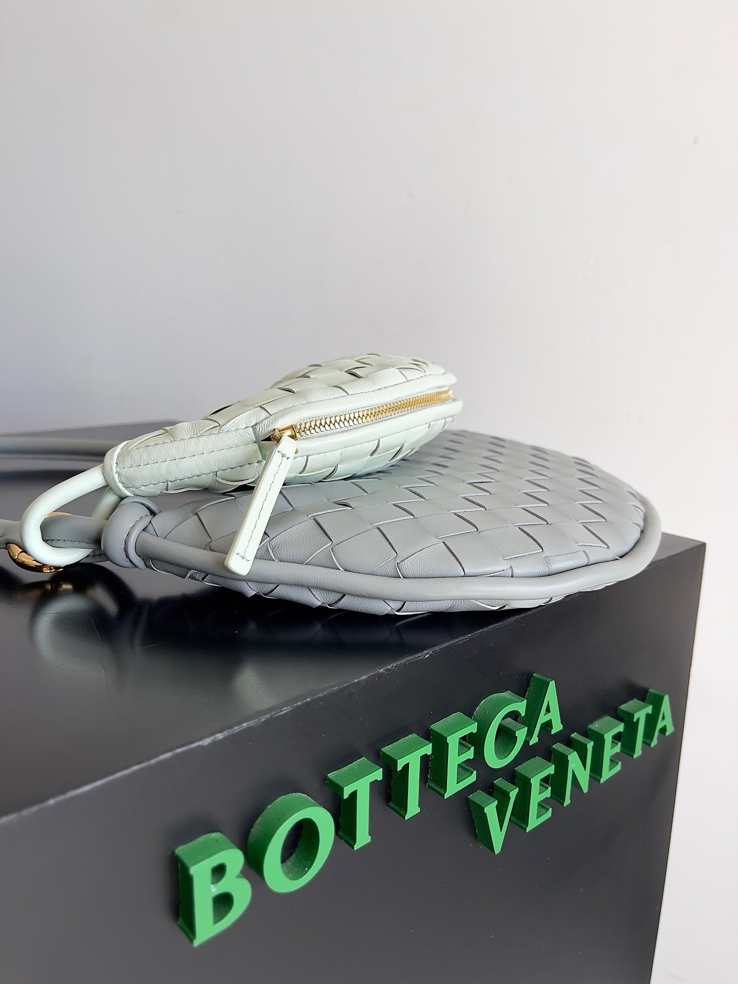 bo*te*ga Ve*ne*ta gemelli small bag in grey/glacier intrecciato lambskin