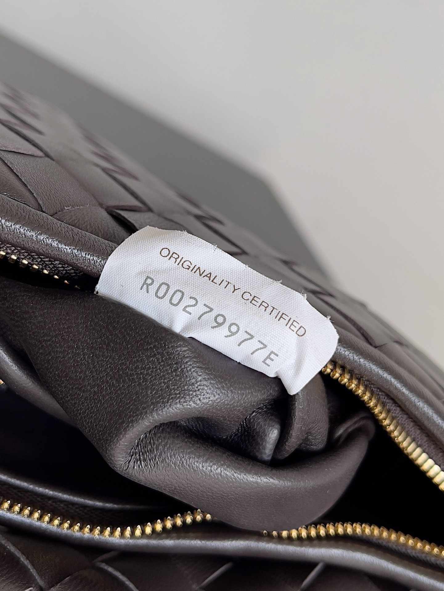bo*te*ga Ve*ne*ta gemelli medium bag in fondant intrecciato lambskin