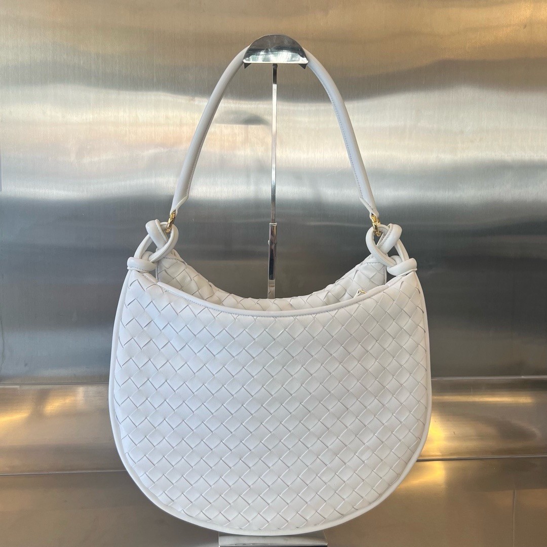bo*te*ga Ve*ne*ta gemelli large bag in white intrecciato lambskin