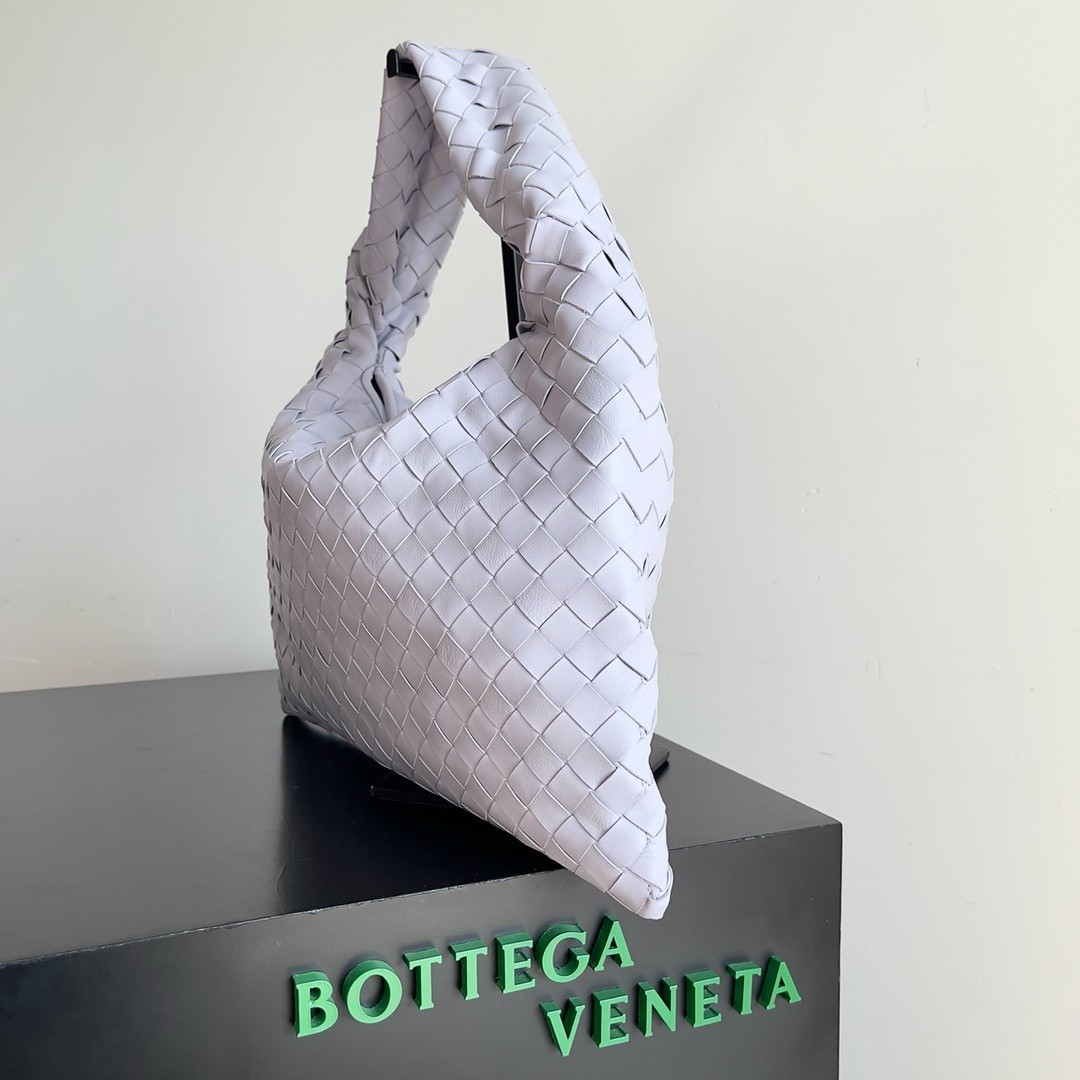 bo*te*ga Ve*ne*ta small hop bag in oyster intrecciato calfskin