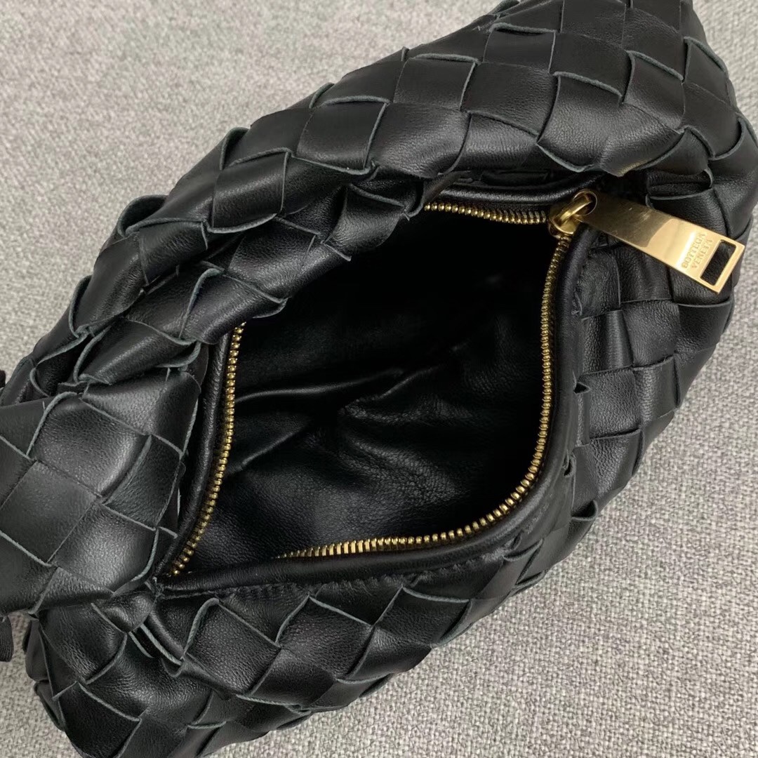 bo*te*ga Ve*ne*ta mini bv jodie bag in black woven leather