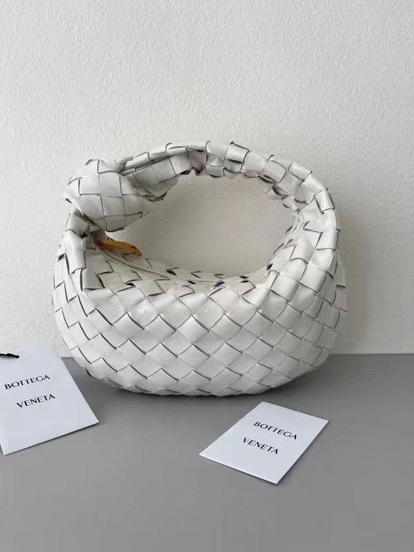 bo*te*ga Ve*ne*ta bv jodie mini bag in white intrecciato patent leather