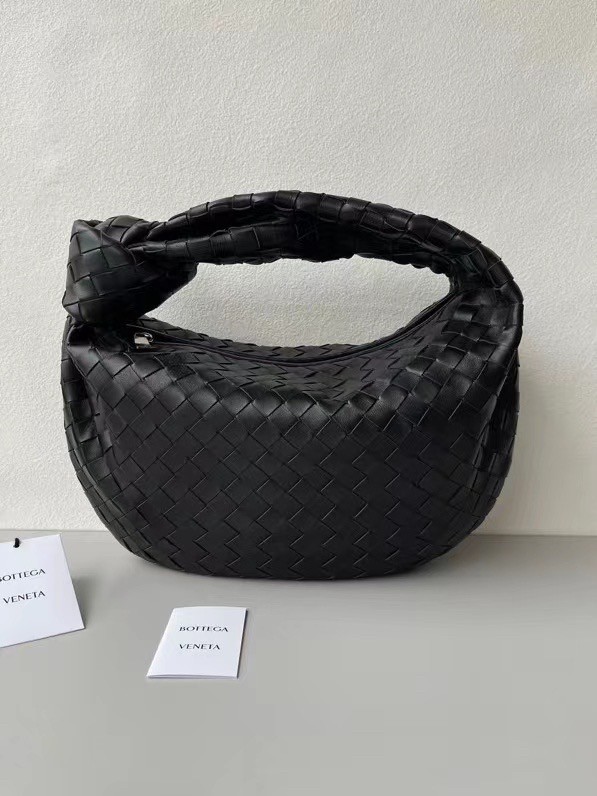 bo*te*ga Ve*ne*ta bv jodie teen bag in black intrecciato leather